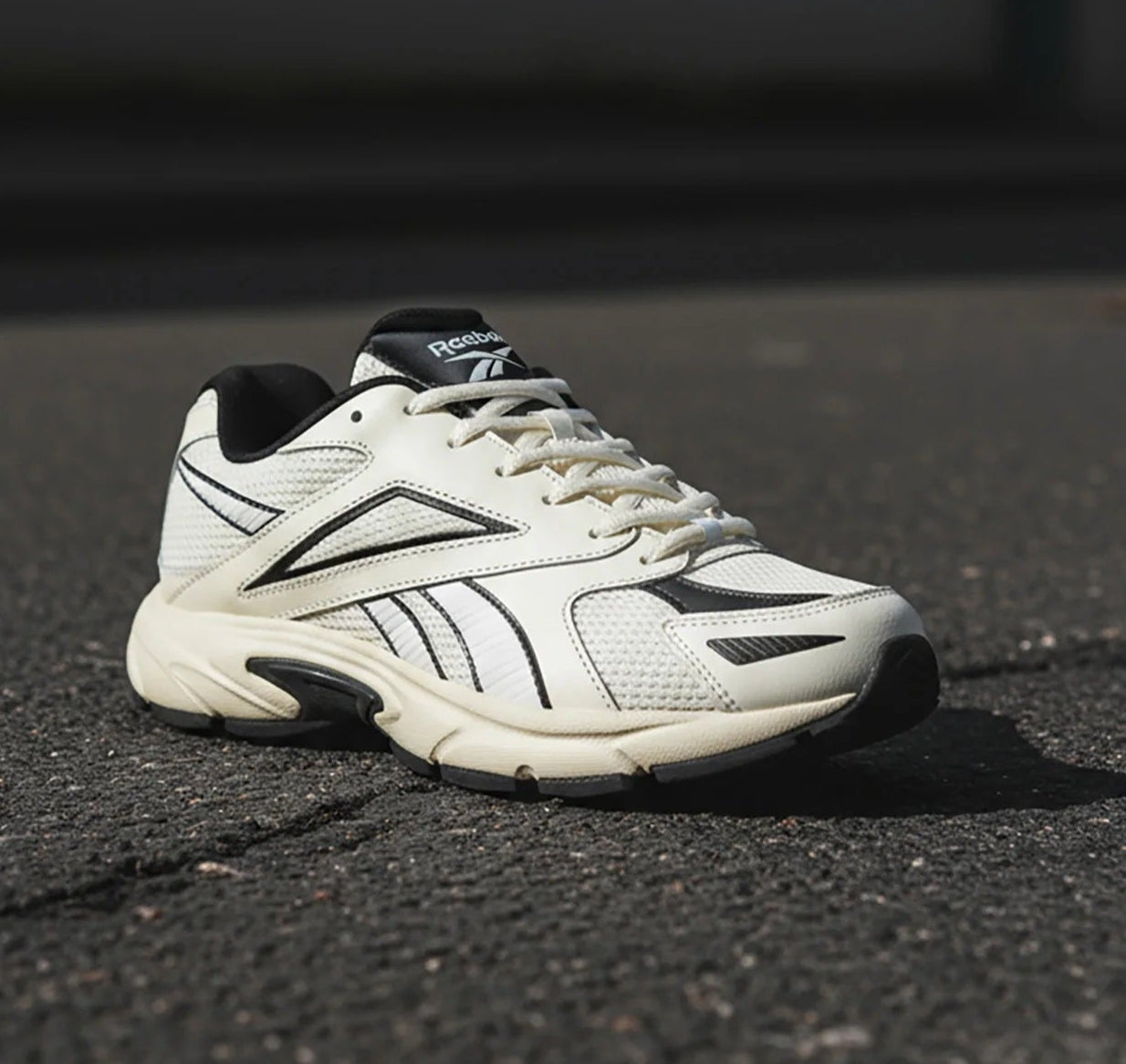 .REEBOK ROAD PRIME 8662