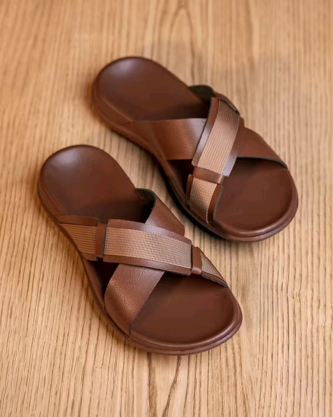 PUCA ROYAL SLIDER 02 BROWN.   11242