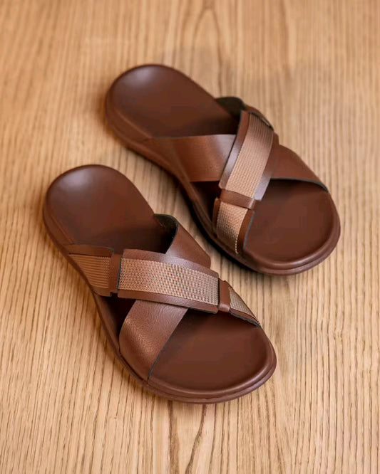 PUCA ROYAL SLIDER 02 BROWN.   11242