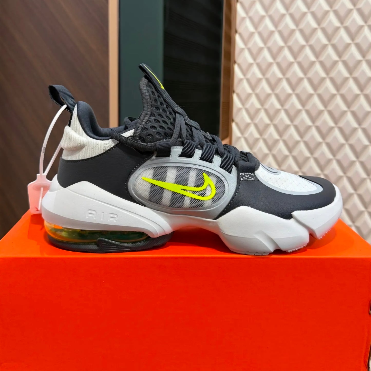 Nike Air Max Alpha Savage 2