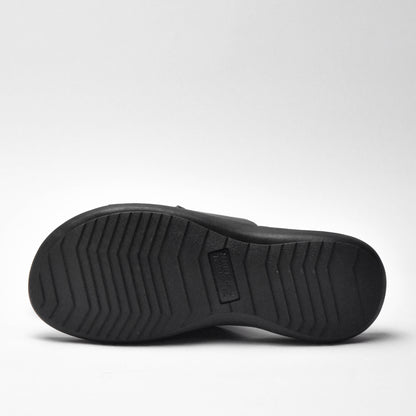 PUCA SLIPPERS CRATER BLACK.   10933