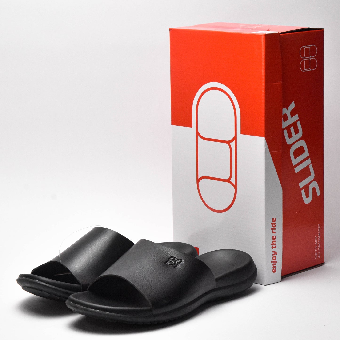 PUCA SLIPPERS CRATER BLACK.   10933