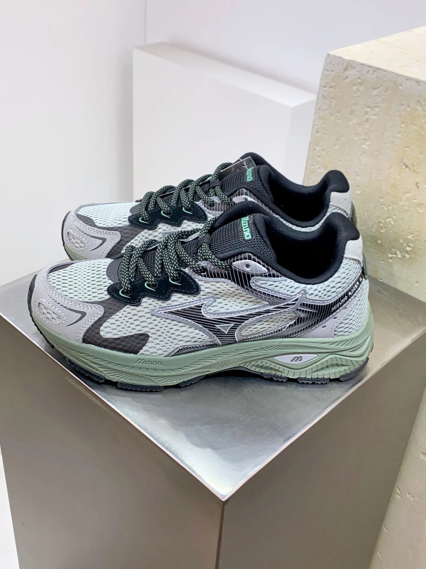 MIZUNO RACER S OARISM