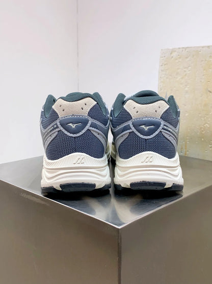 MIZUNO RACER S OARISM